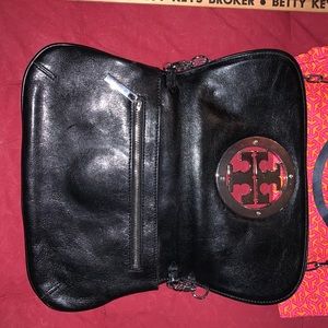 Authentic Tory Burch Leather Crossbody in EUC.